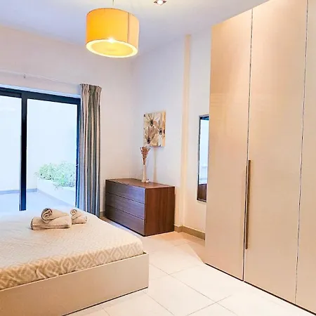 Paceville Flat Two Bedroom Two Bathrooms St Julians With Terrace And Yard Pen 2 公寓 *