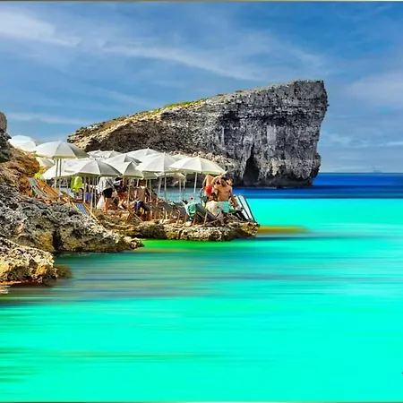 Paceville Flat Two Bedroom Two Bathrooms St Julians With Terrace And Yard Pen 2 *